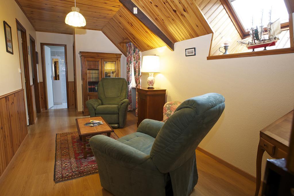 Chambres D'Hotes Les Sageais Baguer-Morvan Ruang foto